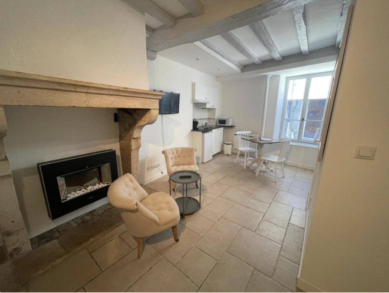 Batisse Paradis- 3 Appartements Calmes Et Elegants Au Centre Historique De Beaune ボーヌ 部屋 写真
