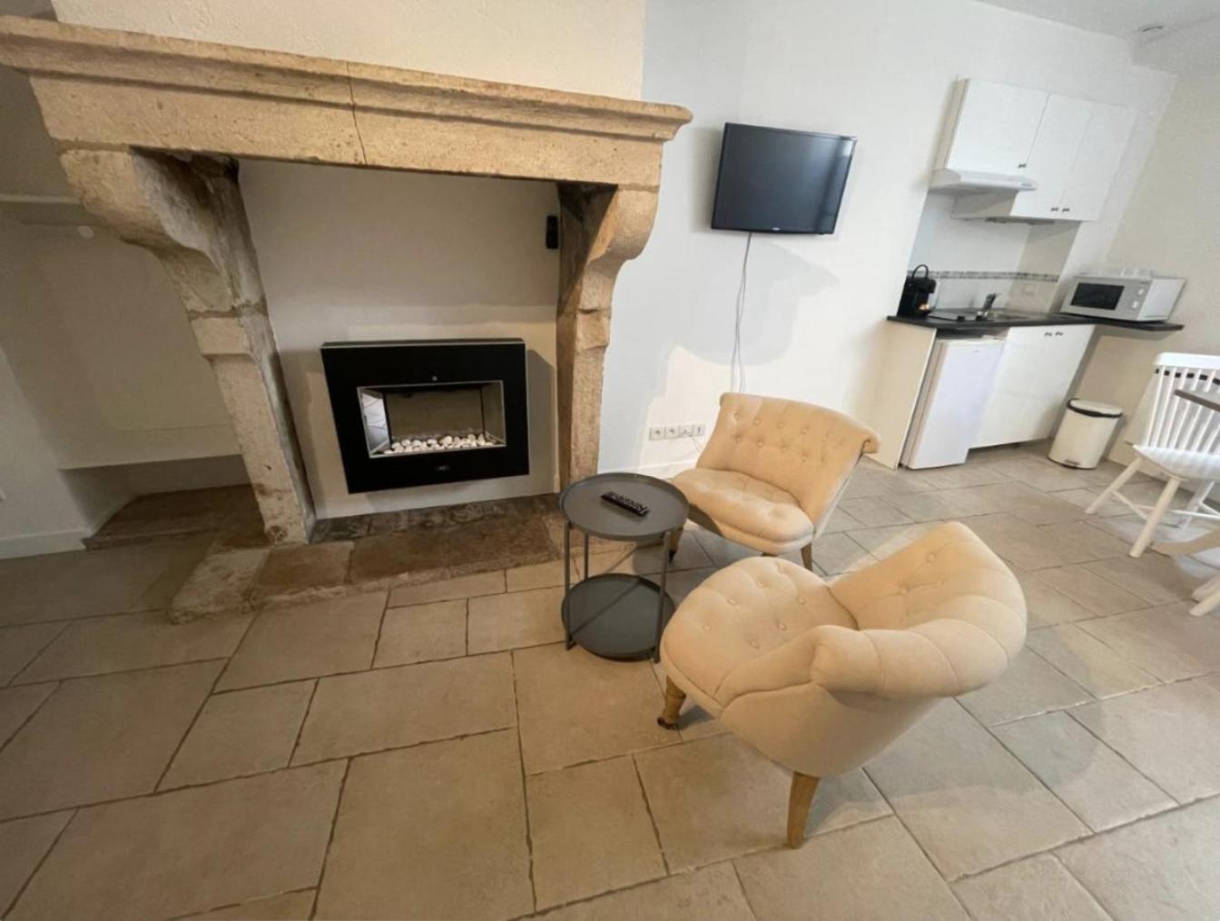 Batisse Paradis- 3 Appartements Calmes Et Elegants Au Centre Historique De Beaune ボーヌ エクステリア 写真