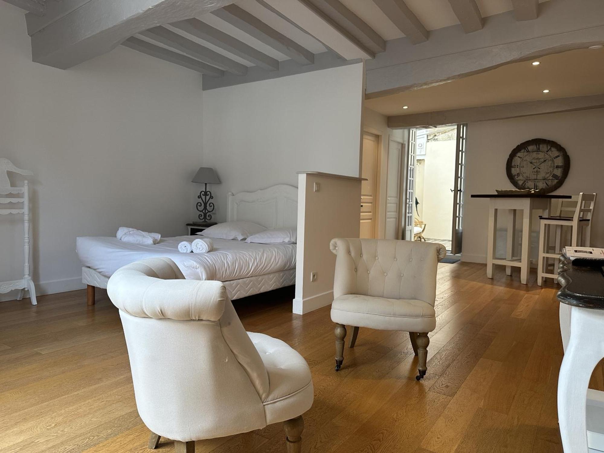Batisse Paradis- 3 Appartements Calmes Et Elegants Au Centre Historique De Beaune ボーヌ 部屋 写真